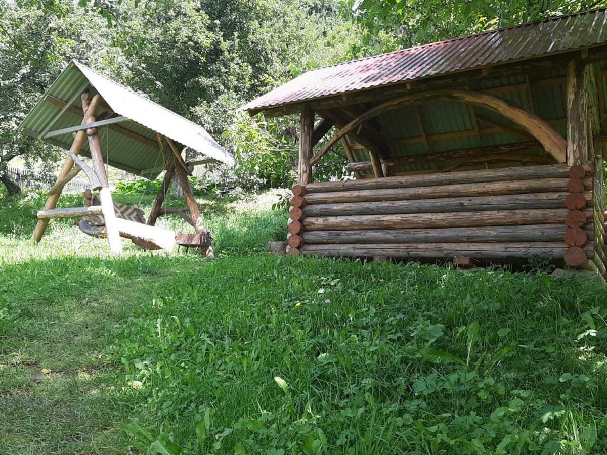 Котедж "Барвінок" Verkhovyna Exterior foto